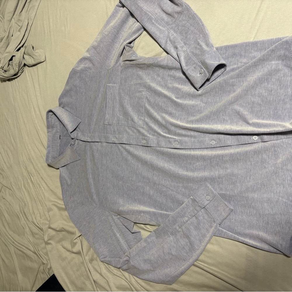 lululemon athletica Men's Sky Blue Button Down Shirt - Picture 5 of 7